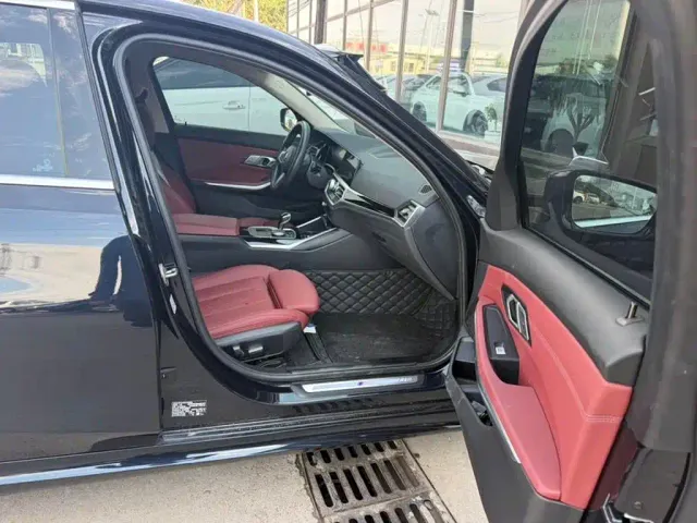 BMW 3 Series — Фото автомобиля 10