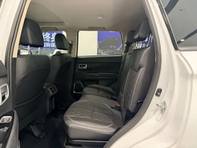 Mitsubishi Outlander — Фото автомобиля 16