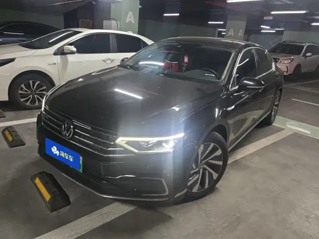 Фотография автомобиля — Volkswagen Magotan