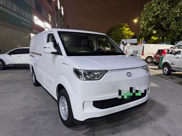 Ruichi New Energy EC75 — Фото автомобиля 3