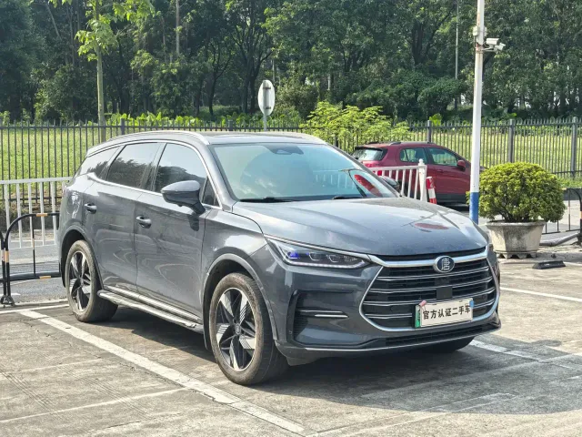 BYD Tang — Фото автомобиля 3