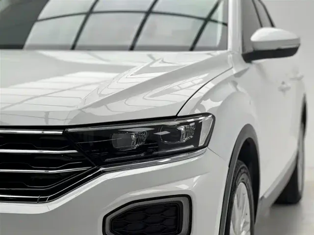 Volkswagen T-Roc — Фото автомобиля 4