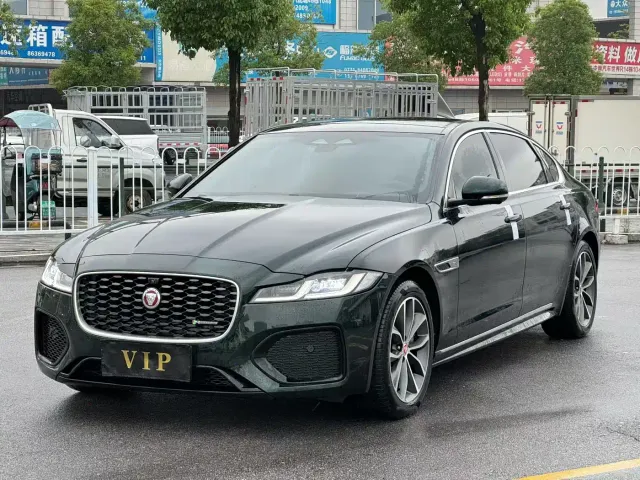 Фотография автомобиля — Jaguar XFL
