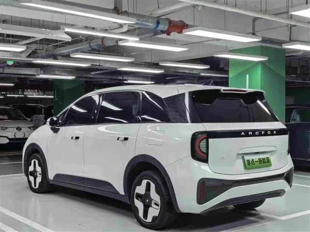 Arcfox Kaola S — Фото автомобиля 4