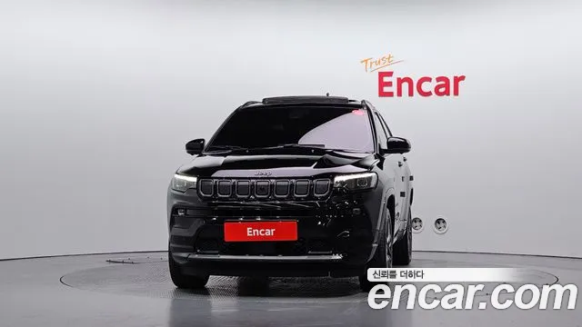 Jeep Compass — Фото автомобиля 3