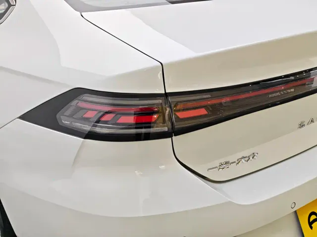 Volkswagen Sagitar — Фото автомобиля 18