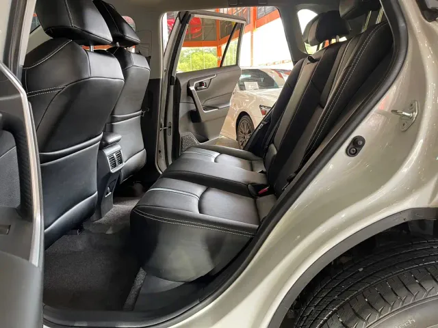 Toyota RAV4 — Фото автомобиля 9