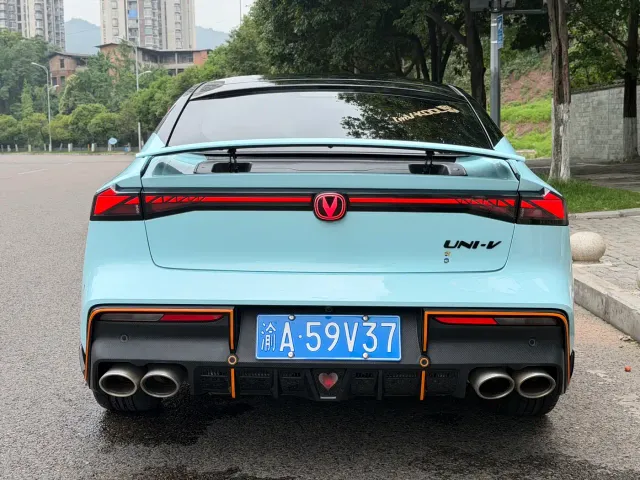 Changan UNI-V — Фото автомобиля 3