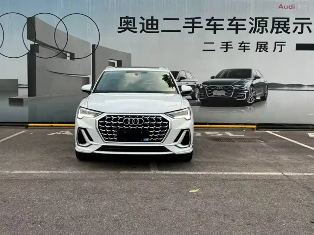 Фотография автомобиля — Audi Q3