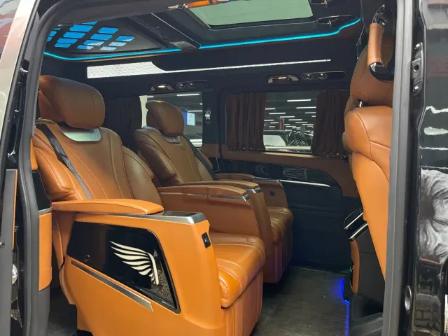 Mercedes-Benz V-Class — Фото автомобиля 23