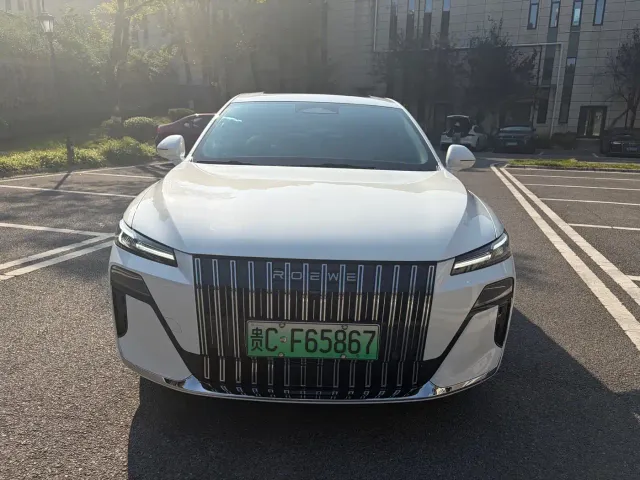 Roewe M7 DMH — Фото автомобиля 2