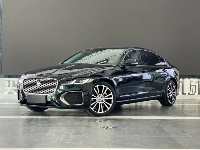 Фотография автомобиля — Jaguar XFL