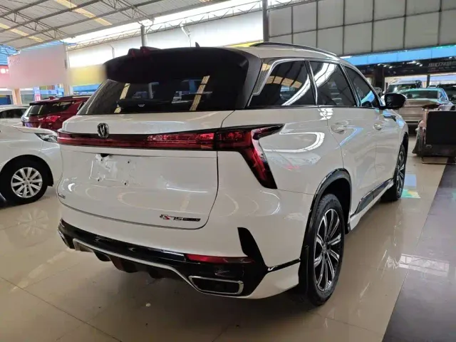 Changan CS75 Plus — Фото автомобиля 4