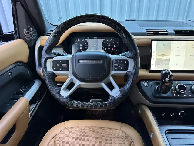 Land Rover Defender — Фото автомобиля 12