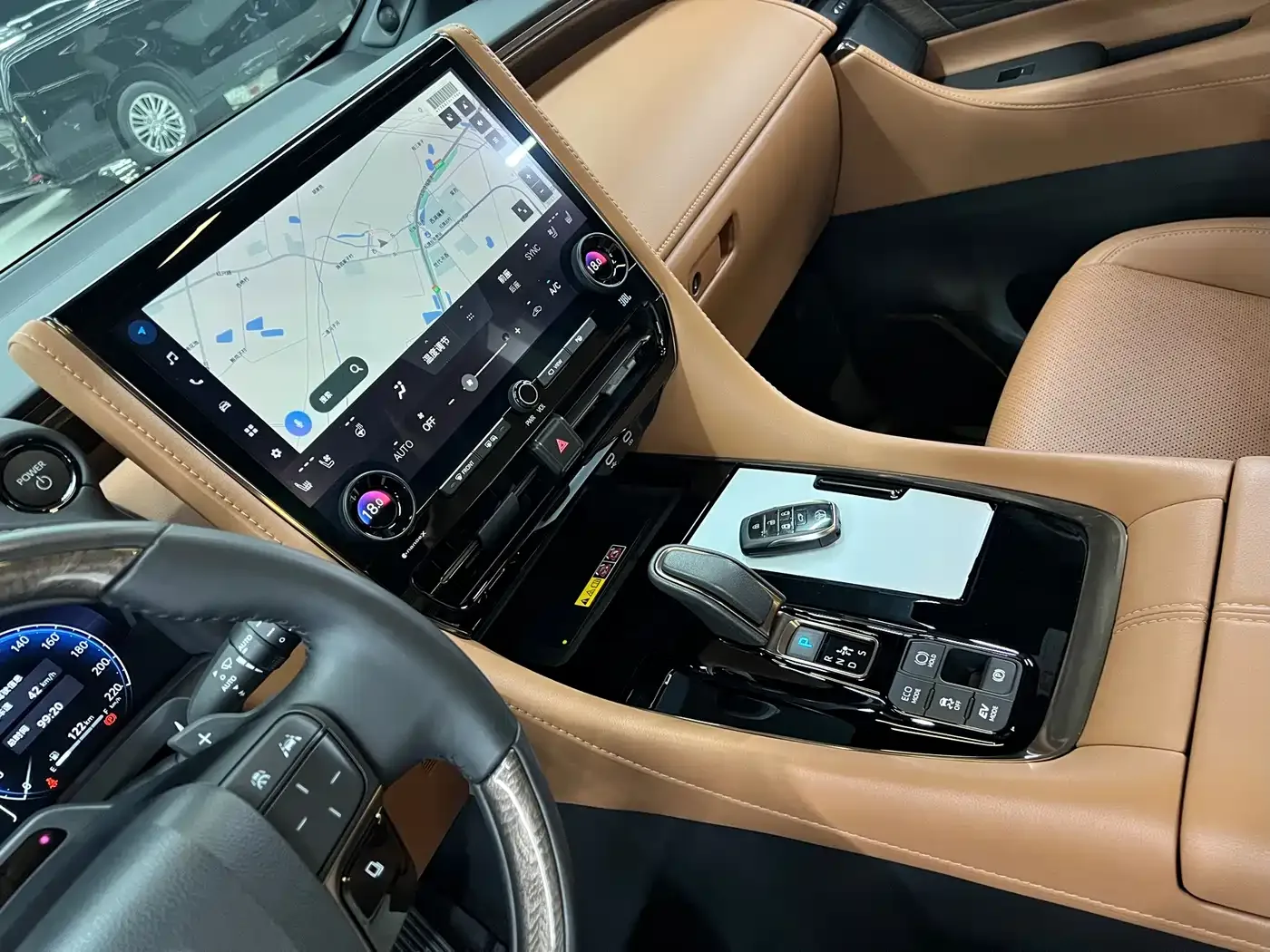 Toyota Alphard 2024 Hybrid 2.5L Ultimate Enjoyment Edition — Фото автомобиля 26