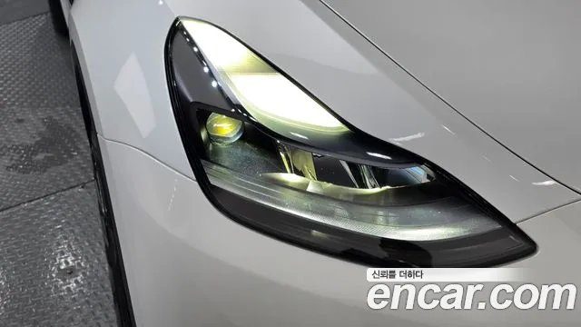 Tesla Model Y — Фото автомобиля 22