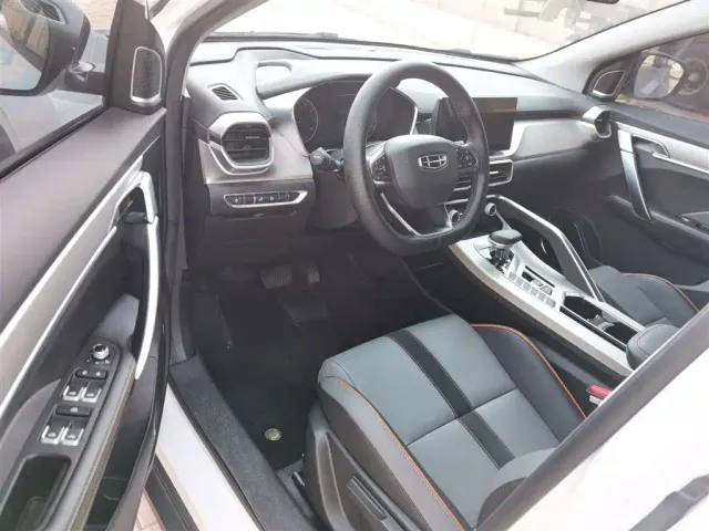 Geely Binyue — Фото автомобиля 14