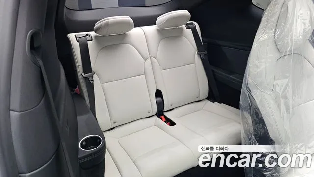 Tesla Model Y — Фото автомобиля 19