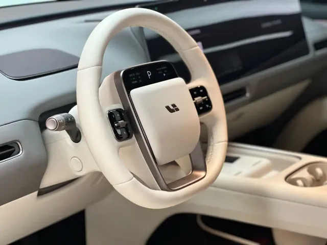 Li Auto i6 — Фото автомобиля 6