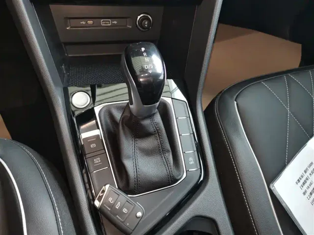 Volkswagen Tiguan L — Фото автомобиля 9