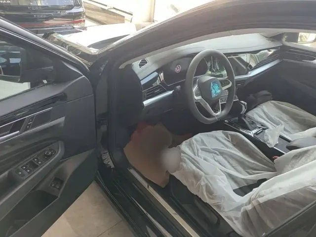Volkswagen Passat — Фото автомобиля 15