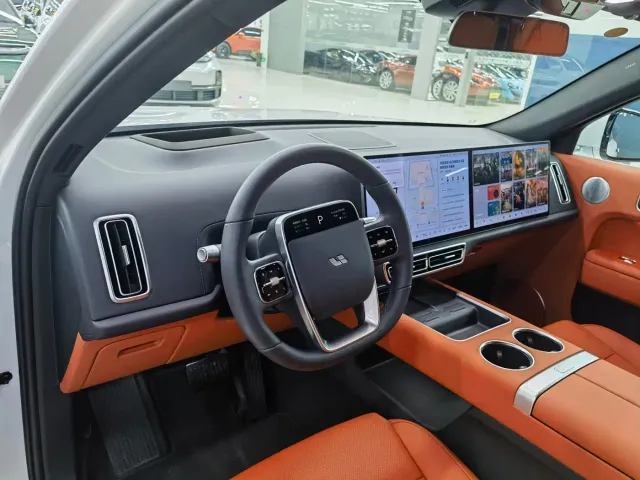 Li Auto L7 — Фото автомобиля 5