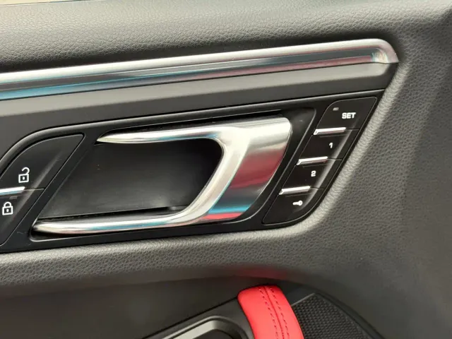 Porsche Macan — Фото автомобиля 13