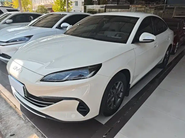 Фотография автомобиля — BYD Seal 06