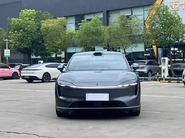 Luxeed R7 — Фото автомобиля 2