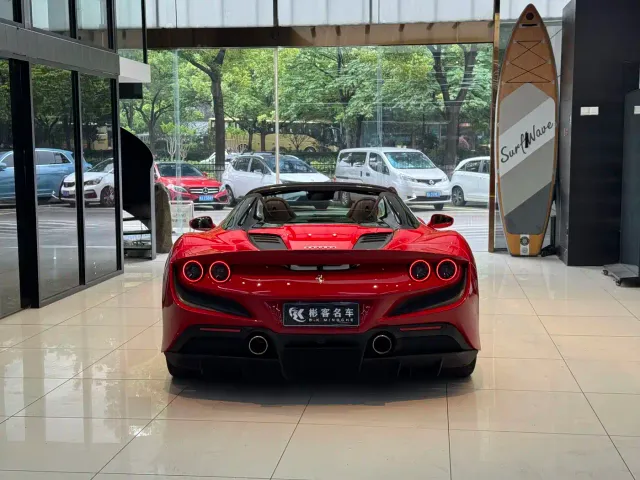 Ferrari F8 — Фото автомобиля 7