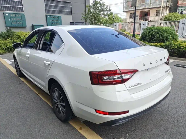 Skoda Octavia — Фото автомобиля 4