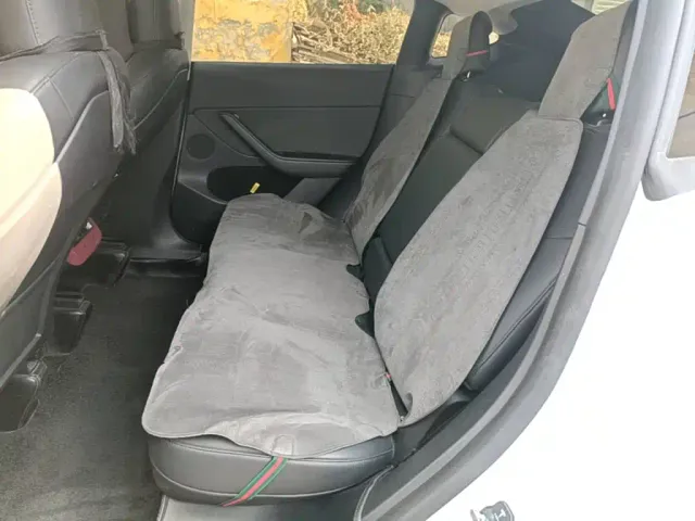 Tesla Model Y — Фото автомобиля 16
