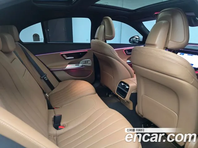 Mercedes-Benz E-Class — Фото автомобиля 11