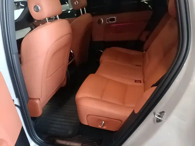 Li Auto L6 — Фото автомобиля 16