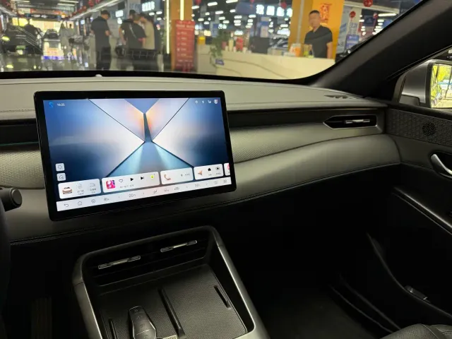 BYD Qin PLUS — Фото автомобиля 10