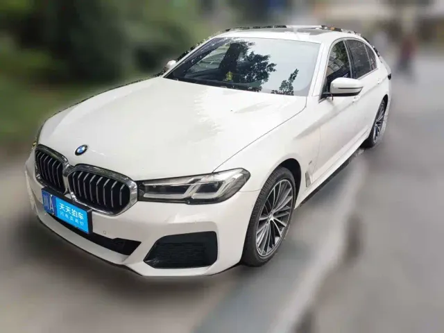 Фотография автомобиля — BMW 5 Series