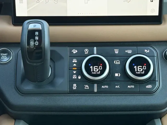 Land Rover Defender — Фото автомобиля 14