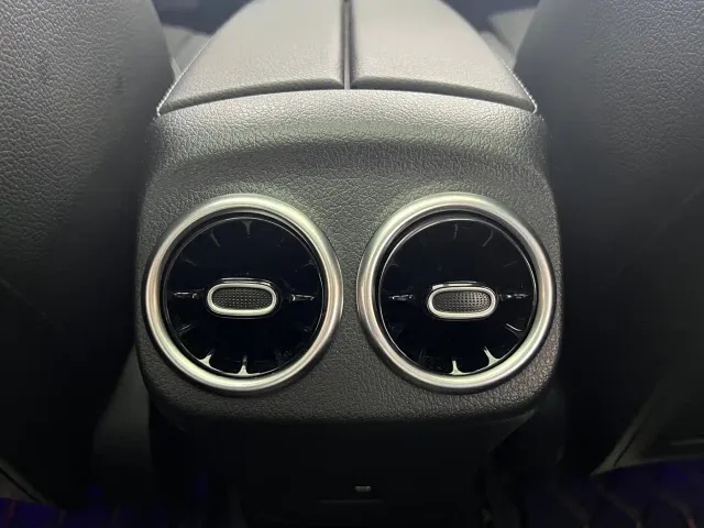 Mercedes-Benz A-Class — Фото автомобиля 16