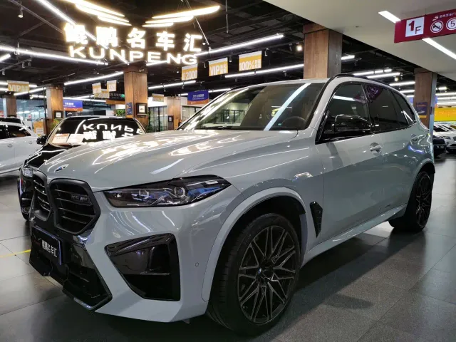 Фотография автомобиля — BMW X5 M