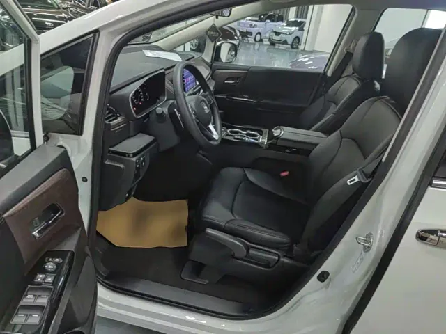 Honda Odyssey 2022 2.0L e:HEV Sharp·Enjoyment Edition — Фото автомобиля 14