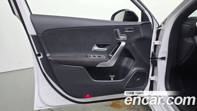 Mercedes-Benz A-Class — Фото автомобиля 24