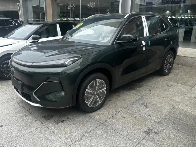 Фотография автомобиля — Geely Galaxy Starship 7 EM-i