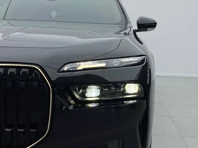 BMW 7 Series — Фото автомобиля 6