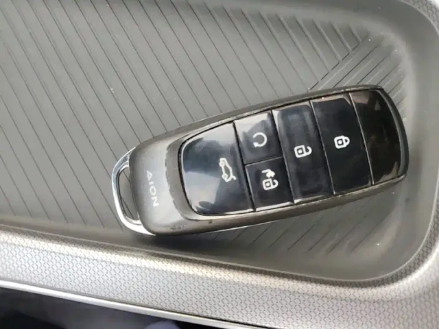 GAC Aion Y — Фото автомобиля 8