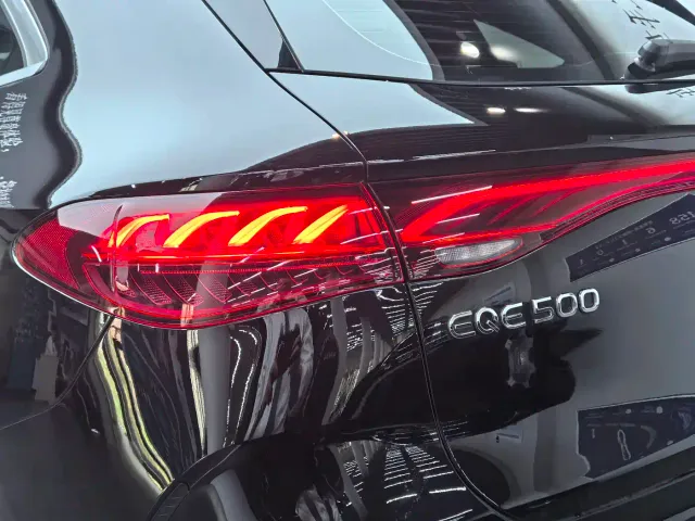 Mercedes-Benz EQE SUV — Фото автомобиля 16
