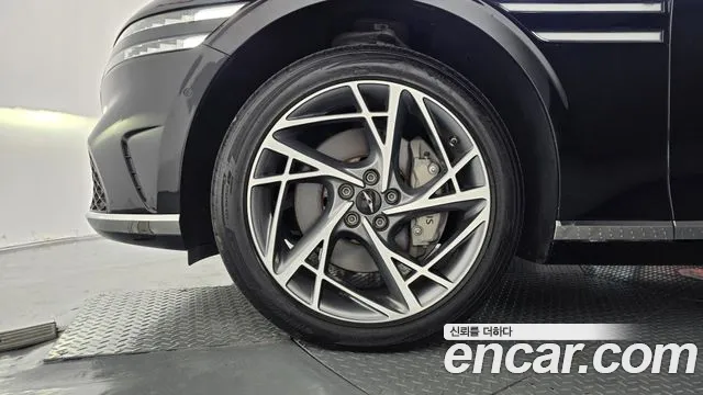 Genesis G90 Бензин 3.5 турбо AWD — Фото автомобиля 5