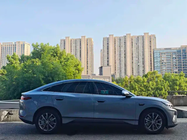 BYD Qin L — Фото автомобиля 7