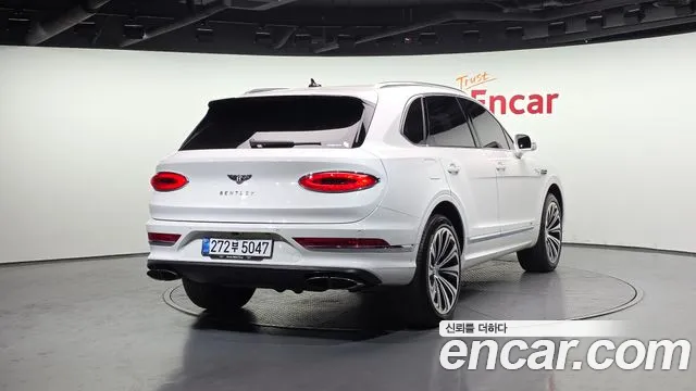 Bentley Bentayga Bentayga — Фото автомобиля 2