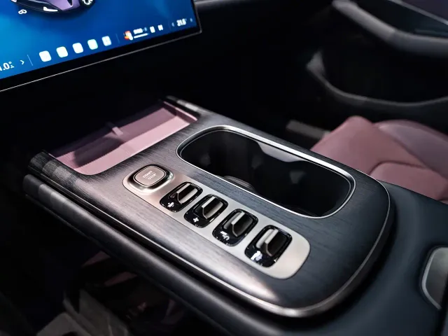 Xiaomi SU7 — Фото автомобиля 18