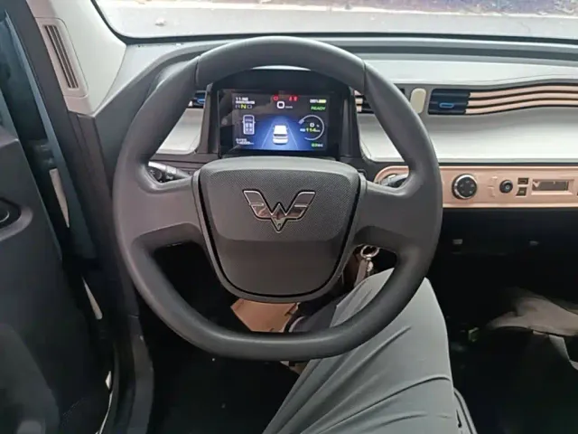 Wuling Hongguang Mini EV — Фото автомобиля 10